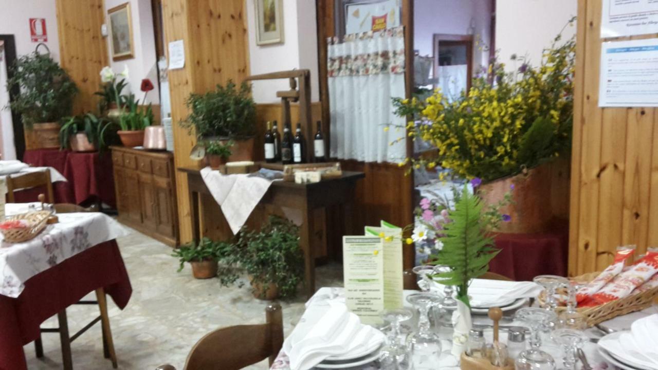 Vico Canavese Albergo Ristorante Centro المظهر الخارجي الصورة